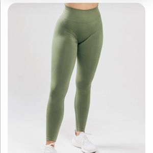 ALPHALETE AMPLIFY LEGGINGS - M - Dusty Green
